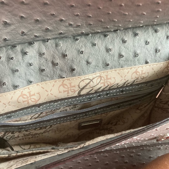 New Guess Bag with extra cross body strap . - Picture 2 of 3